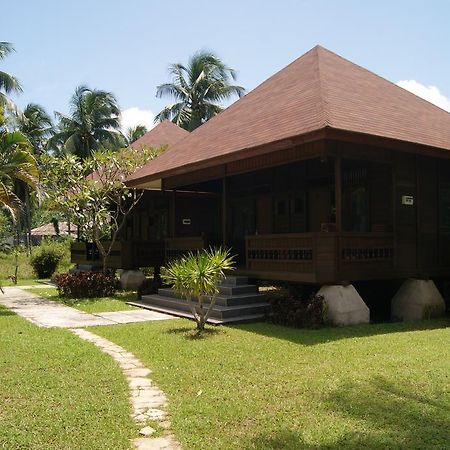 Nusantara Diving Centre Resort & Spa Manado Exterior photo