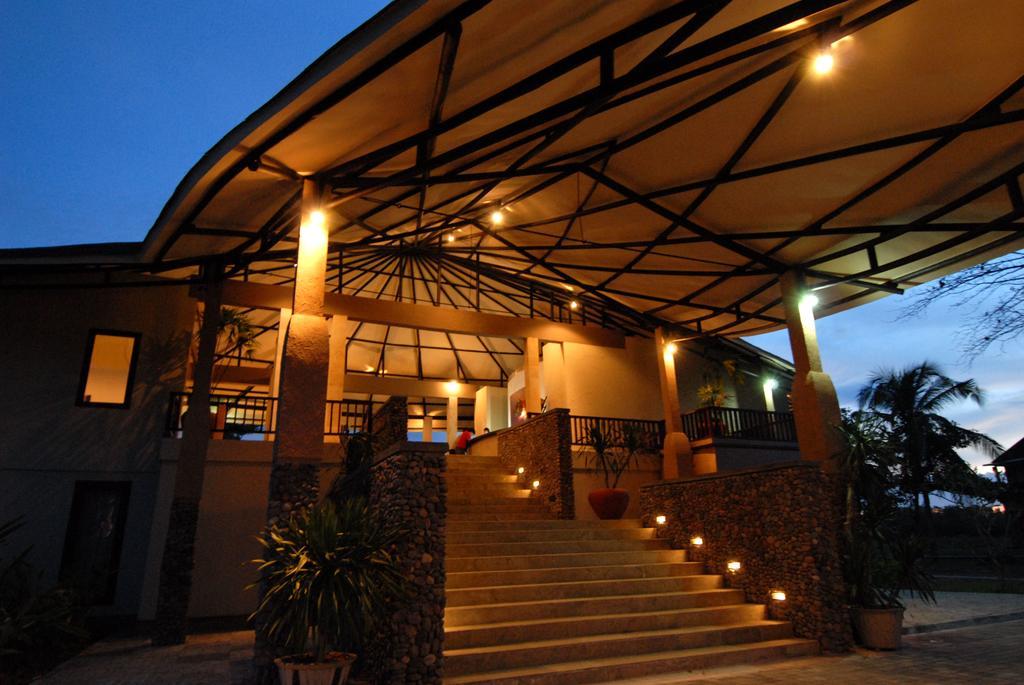 Nusantara Diving Centre Resort & Spa Manado Exterior photo